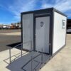 Toegankelijk Mobiel Sanitair 10 ft – Rolstoelvriendelijk & Volledig Uitgerust
