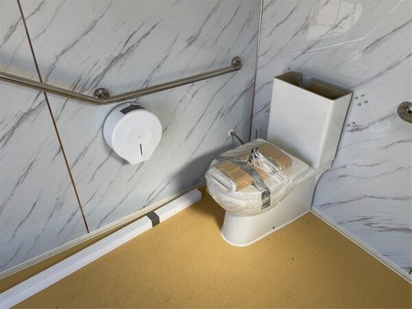 Toegankelijk Mobiel Sanitair 10 ft – Rolstoelvriendelijk & Volledig Uitgerust