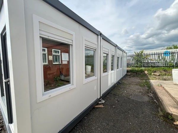 Modulaire Kantoorunit – 4 Modules (6,00 × 9,72 m) met Kantine en Sanitair