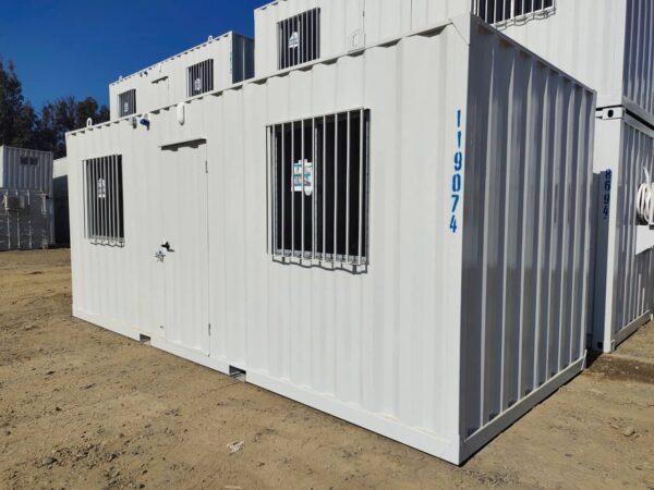 20 Voet Kantoorcontainer met Badkamer – Geïsoleerd & Direct Gebruiksklaar