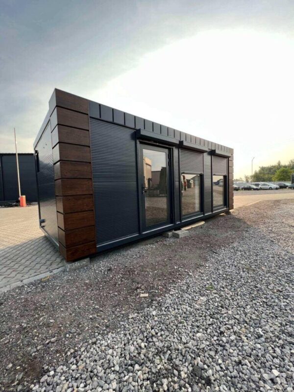 800×300 cm Kantoorcontainer met Badkamer en Airconditioning – Moderne en Direct Instapklare Werkruimte