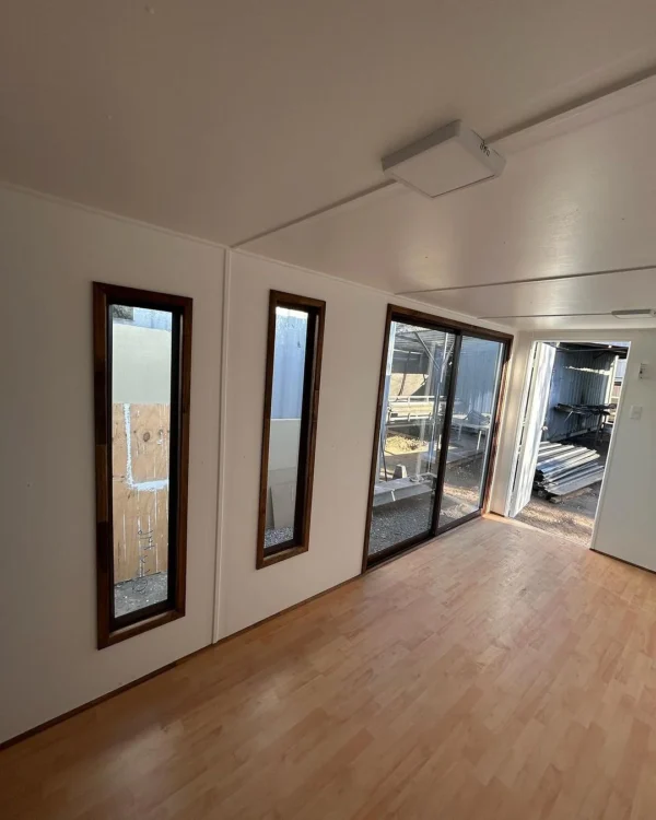 Maritieme Kantoorcontainer 6×3 m – 18 m²– Gebruikt, Uitstekende Staat