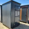 Compacte Sanitaire Monocontainer met Toilet en Urinoir – Direct Gebruiksklaar