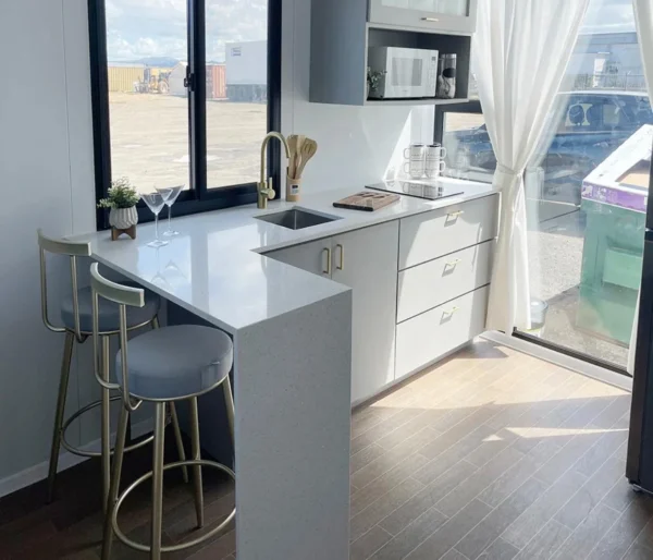 Prefab Containerwoning – Aanpasbaar, Bestand en Energie-efficiënt
