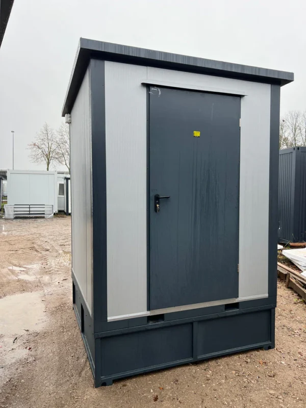 Geïsoleerde Sanitaire Container met Douche en Afvalwatertank – Compact, Compleet en Autonoom