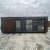 800×300 cm Kantoorcontainer met Badkamer en Airconditioning – Moderne en Direct Instapklare Werkruimte