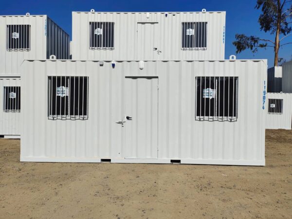 20 Voet Kantoorcontainer met Badkamer – Geïsoleerd & Direct Gebruiksklaar