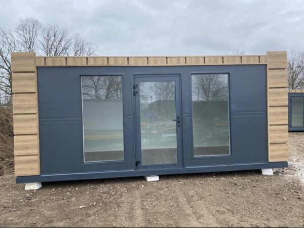 Commercieel Contenedor "Linz" 6×2,83 m – Verkoopruimte