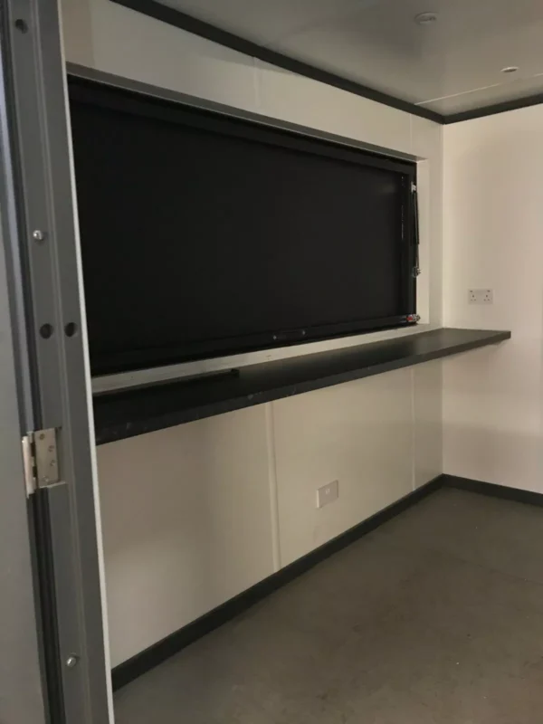 Container 10x8 Voet voor Verkooppunt – Perfect voor Cafetaria’s, Bars en Food Trucks