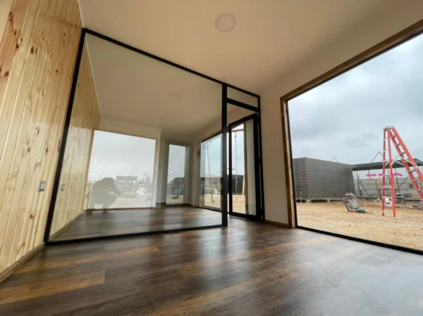 Modulair Project DALÍ 8 × 3 m – Open Ruimte met Half Badkamer