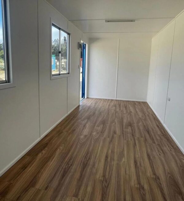 Kantoorcontainer 20 Voet met Airco – Geïsoleerd, Veilig en Multifunctioneel