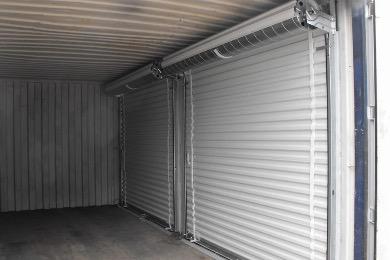 20ft Opslagcontainer met Laterale Roldeuren – Robuust, Veilig en Direct Toegankelijk