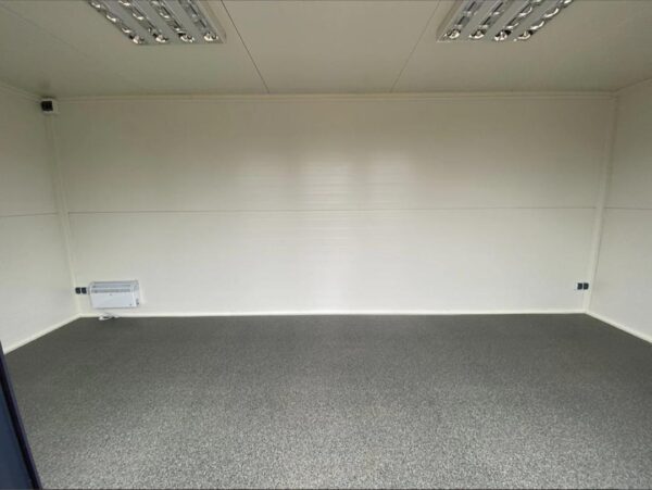 Commercieel Contenedor "Linz" 6×2,83 m – Verkoopruimte