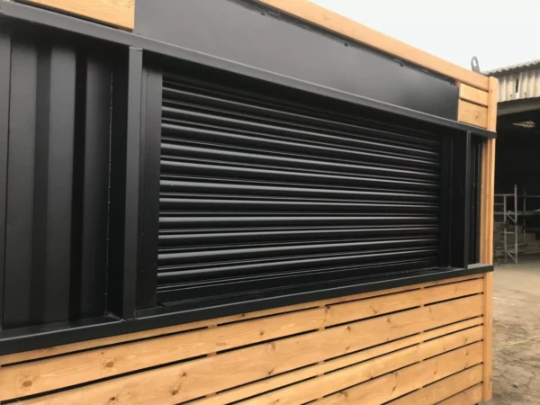 Container 10x8 Voet voor Verkooppunt – Perfect voor Cafetaria’s, Bars en Food Trucks