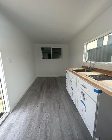 Draagbare Woning 20×8 ft (6 × 2,4 m) – Compact, mobiel en volledig uitgerust