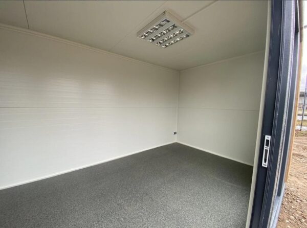 Commercieel Contenedor "Linz" 6×2,83 m – Verkoopruimte