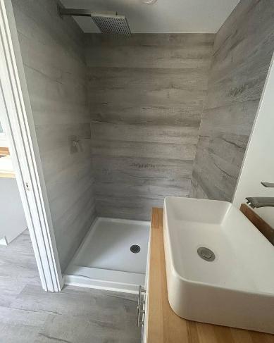 Draagbare Woning 20×8 ft (6 × 2,4 m) – Compact, mobiel en volledig uitgerust