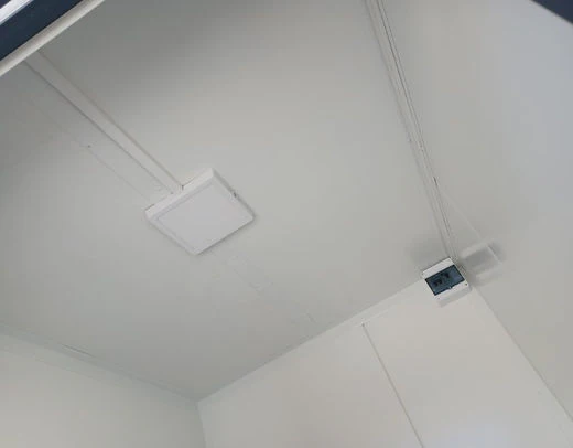 Compacte Sanitaire Monocontainer met Toilet en Urinoir – Direct Gebruiksklaar