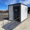 Toegankelijk Mobiel Sanitair 10 ft – Rolstoelvriendelijk & Volledig Uitgerust